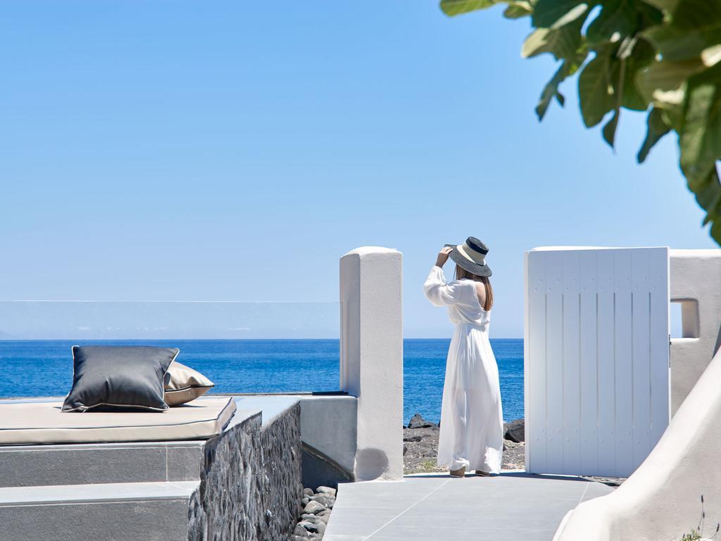 Incognito Beach Villa Santorini Kamari  Exterior photo